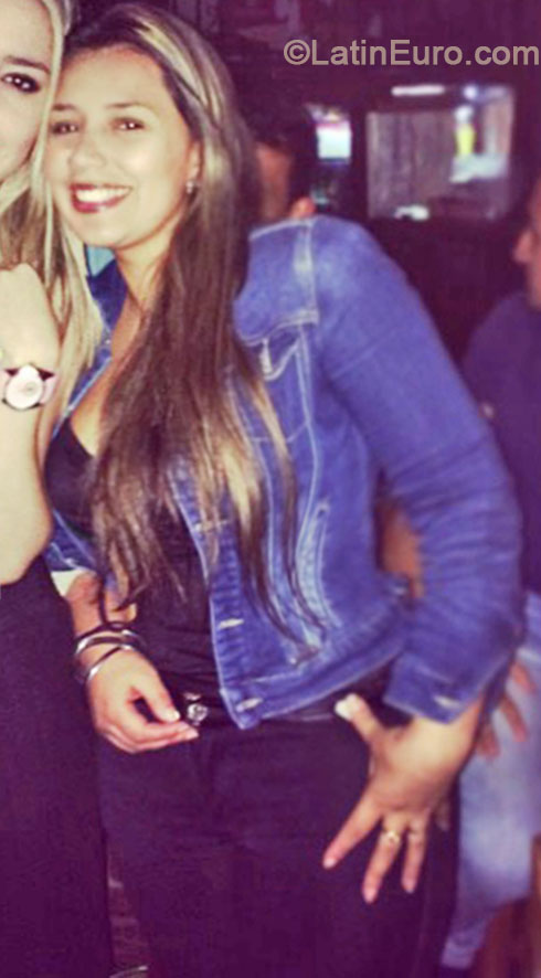 Date this charming Colombia girl Maria from Bogota CO16299