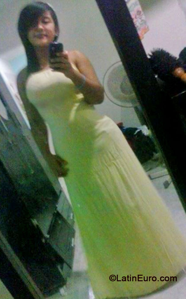 Date this hot Colombia girl Idalis from santa marta CO16304