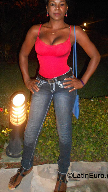 Date this good-looking Dominican Republic girl Yaneris from Santo Domingo DO20088