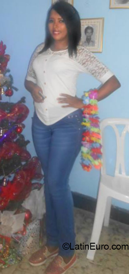 Date this charming Colombia girl Luz from Cali CO16377