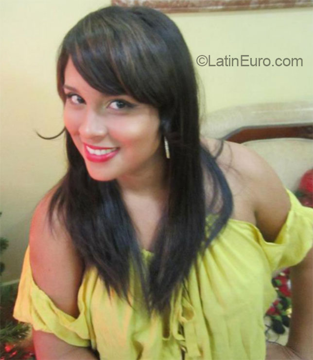 Date this nice looking Colombia girl Jennifer from Cartagena CO16404
