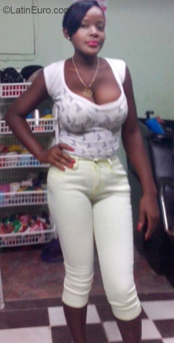 Date this sultry Dominican Republic girl Laura pelaez from Santo Domingo DO20138