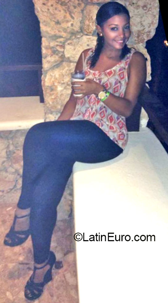 Date this exotic Dominican Republic girl Emelin from Santo Domingo DO20248