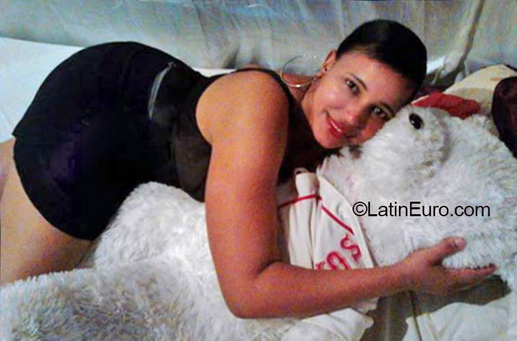 Date this cute Dominican Republic girl Bianny from Bonao DO20251