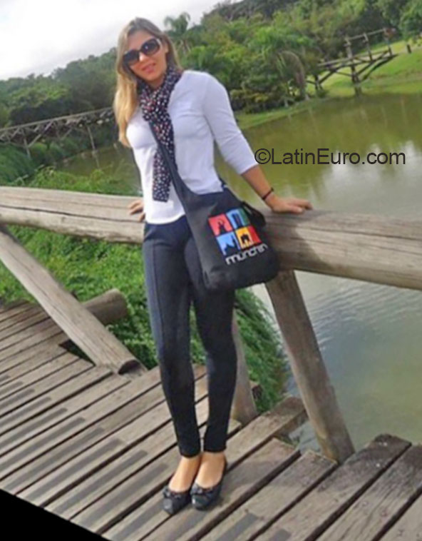 Date this hard body Brazil girl Vera from Rio De Janeiro BR9082