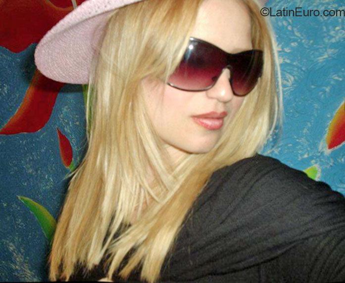 Date this lovely Brazil girl Elaine from Sao Paulo BR9084