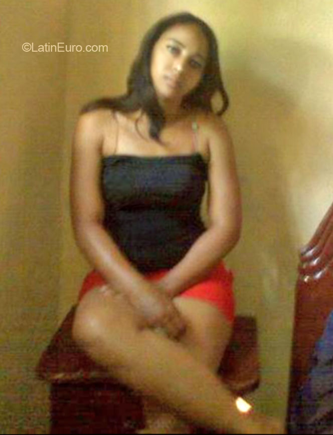 Date this stunning Dominican Republic girl Francia Ramirez from San Juan De La Maguana DO20284
