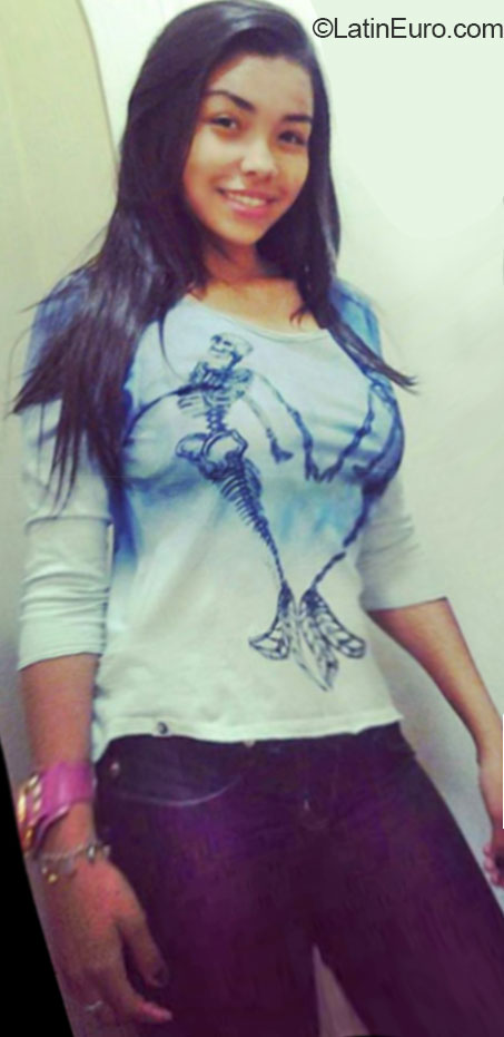 Date this foxy Brazil girl Isabella from Santos BR9087