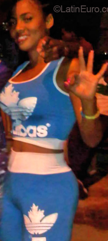 Date this fun Dominican Republic girl Yulay from Santo Domingo DO20389