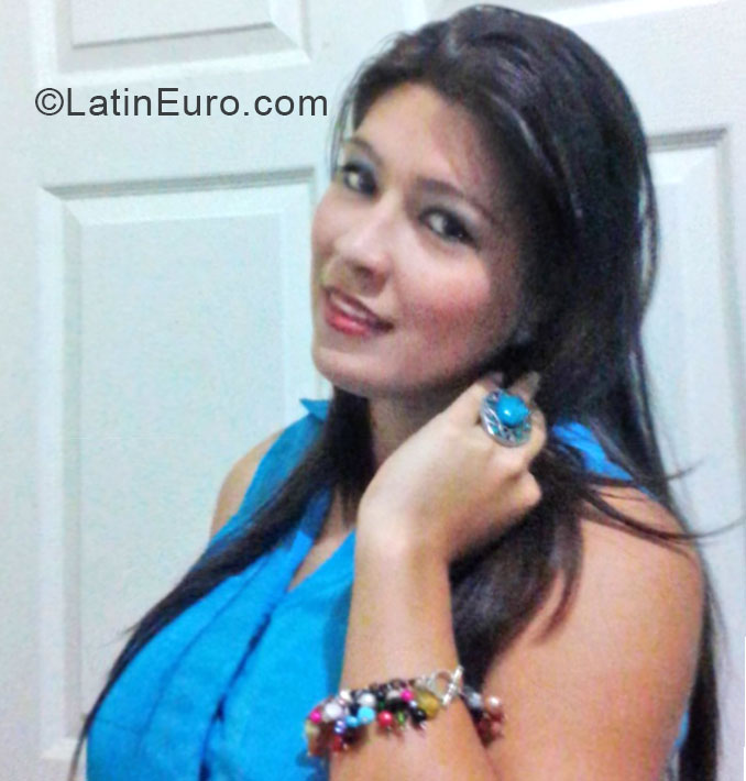 Date this beautiful Honduras girl Silvia Fuentes from Tegucigalpa HN1302