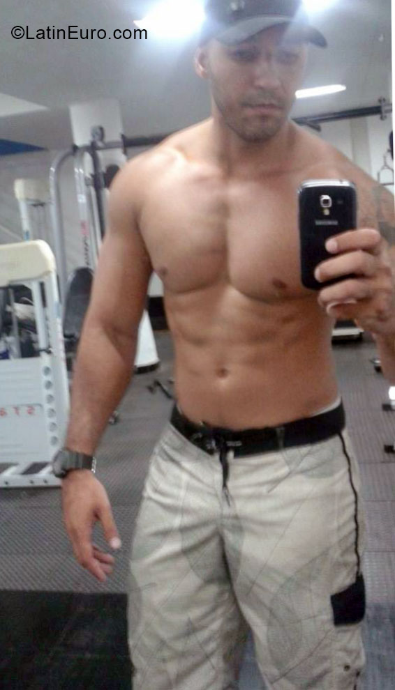 Date this charming Brazil man Fabio from Vitoria BR9121