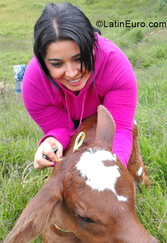 Date this gorgeous Colombia girl Lina from Medellin CO16569