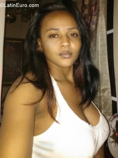 Date this georgeous Dominican Republic girl Martina from Santo Domingo DO20654