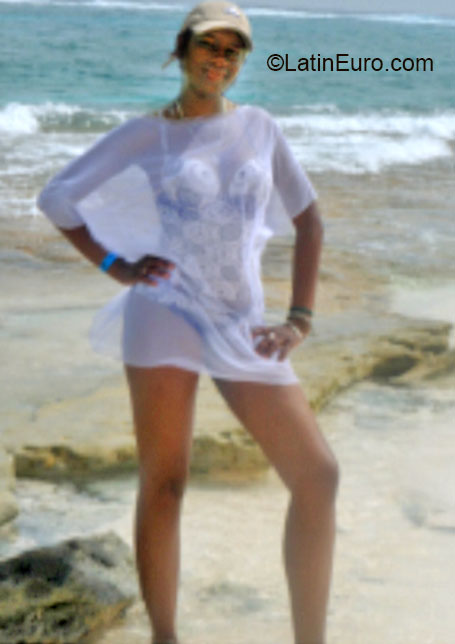 Date this georgeous Colombia girl Luz from Cali CO16960