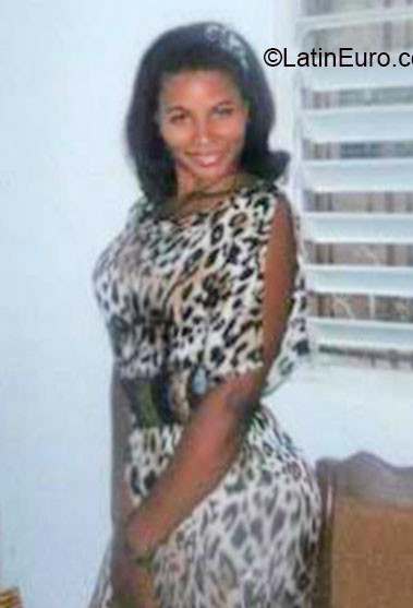 Date this sultry Dominican Republic girl Percia from Santo Domingo DO20777
