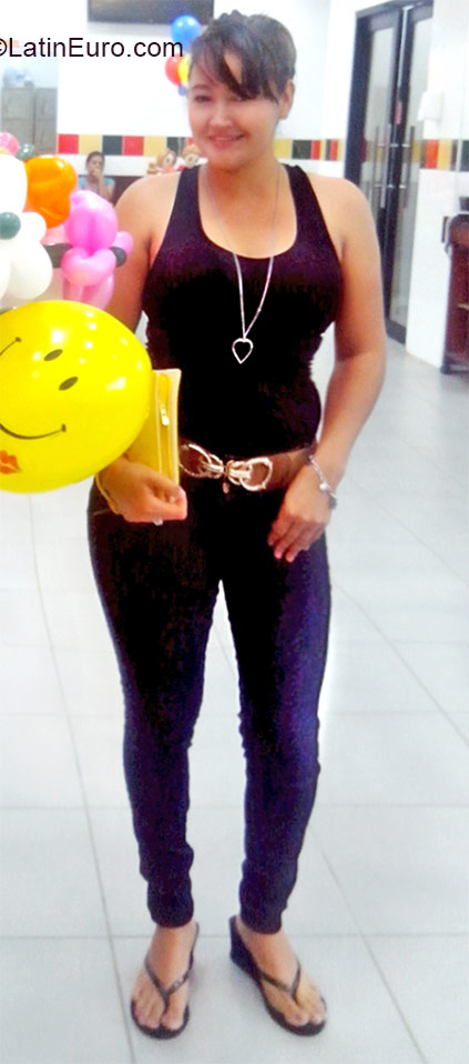 Date this lovely Honduras girl Nora from San Pedro Sula HN1392