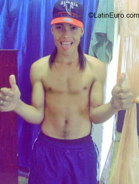 Date this lovely Colombia man Carlos from Medellin DO20903