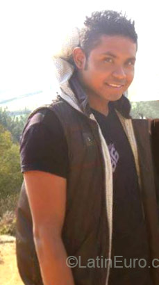 Date this hot Colombia man Darwin from Bogota CO16725