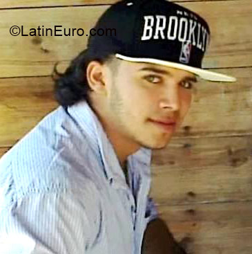 Date this athletic Dominican Republic man Jose luis from santiago DO20950