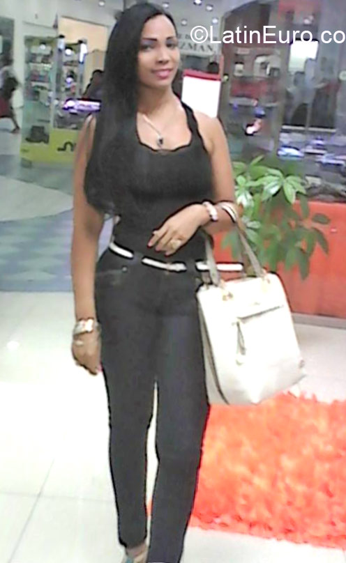 Date this delightful Dominican Republic girl Estefania from Santo Domingo DO20968