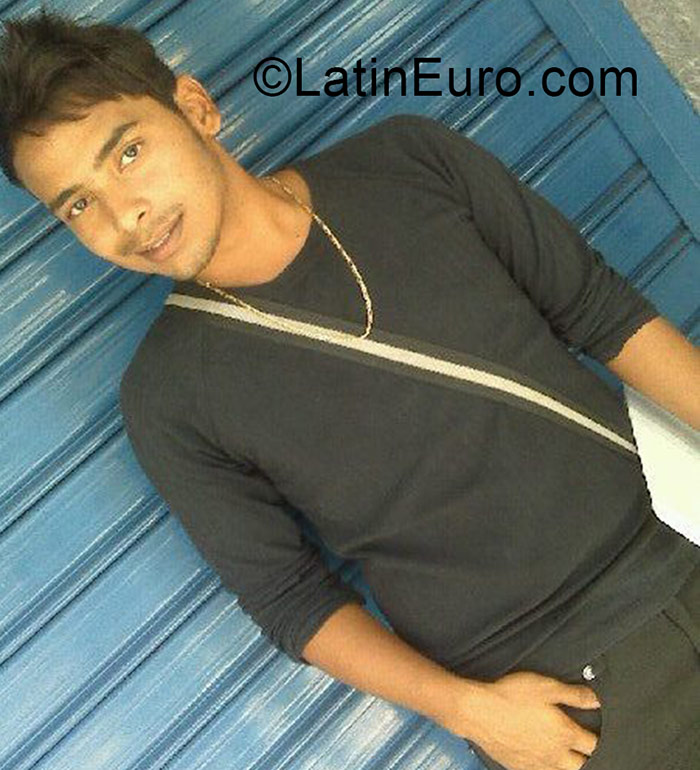 Date this lovely Venezuela man Karlos from Maracay VE371