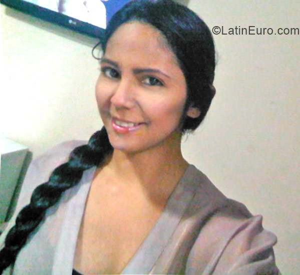 Date this gorgeous Colombia girl Joan from Bogota CO16767