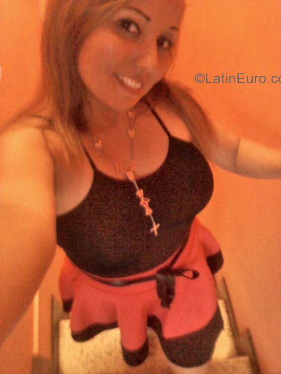 Date this voluptuous Colombia girl Fagh from Ibague CO16792