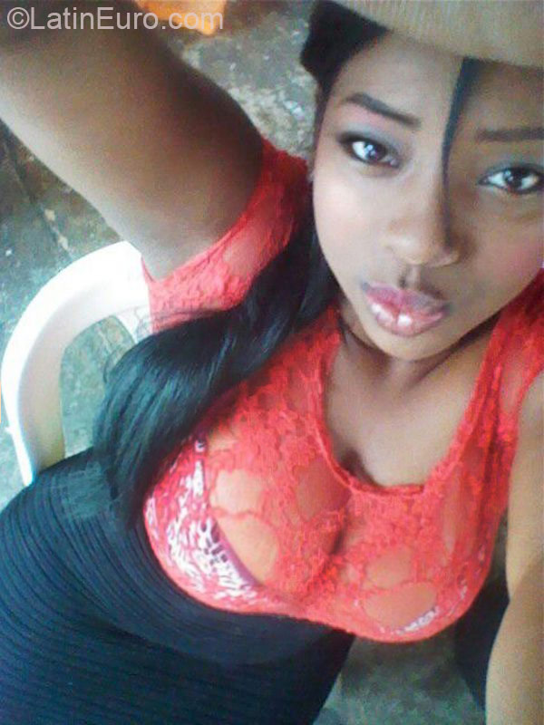 Date this georgeous Dominican Republic girl Madheline from Santiago De Los Caballeros DO22394