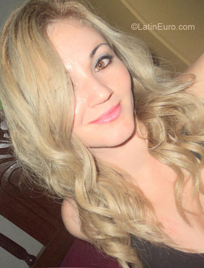 Date this happy Brazil girl Sheila from Belo Horizonte BR9183