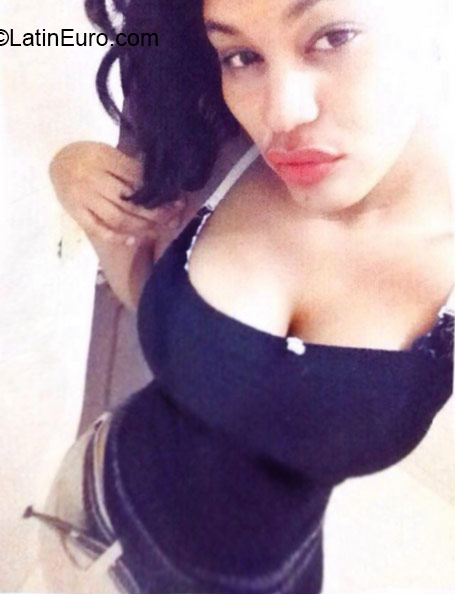 Date this good-looking Dominican Republic girl Maney rubi from Santiago DO21086