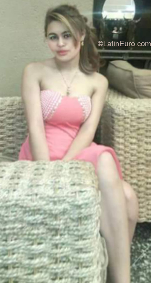 Date this nice looking Honduras girl Damaris from Tegucigalpa HN1419