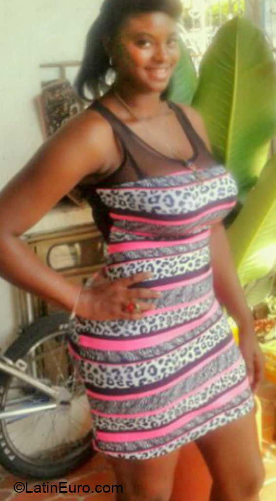 Date this funny Colombia girl Esnay from Cali CO16811