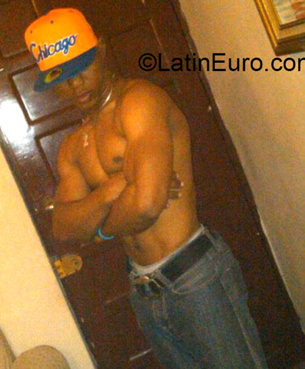 Date this georgeous Dominican Republic man Jose from Santo Domingo DO21135