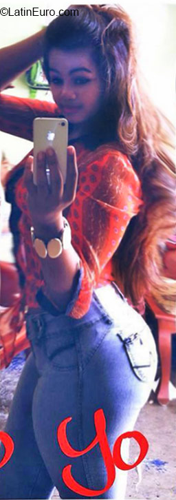 Date this foxy Dominican Republic girl Wizmery from San francisco de macoris DO21171