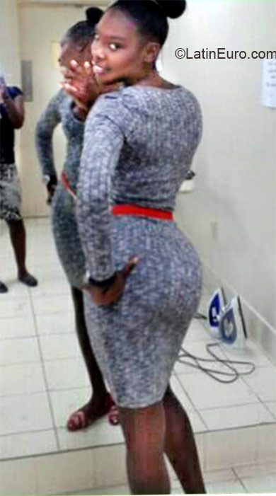 Date this sensual Jamaica girl Sanchi from Falmouth JM1936