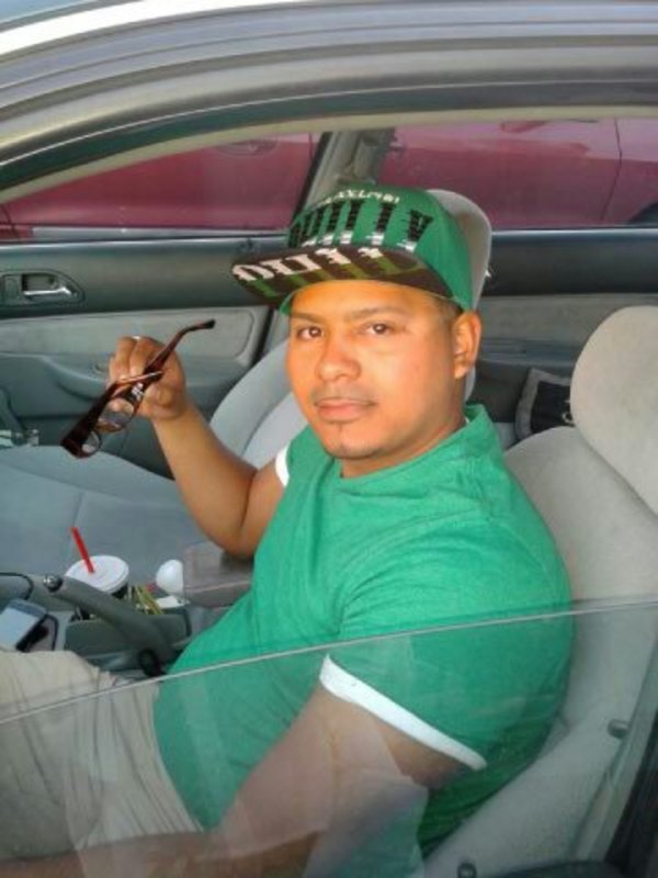 Date this hot United States man Bucando from Philadelphia US15830