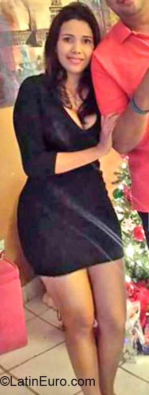 Date this happy Colombia girl Vera from barranquilla CO16869