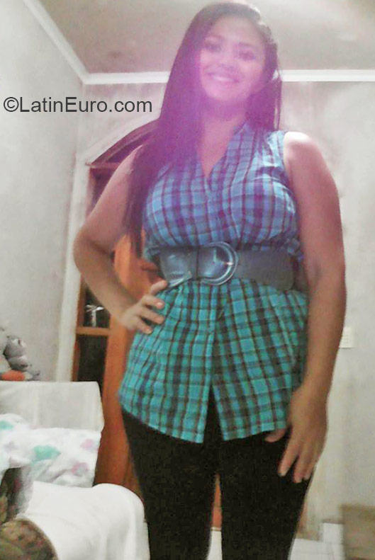 Date this hot Honduras girl Karen from Puerto Cortes HN1437