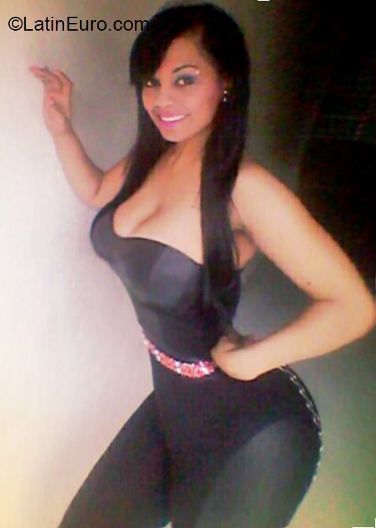 Date this hard body Dominican Republic girl Karen from Santiago DO21216