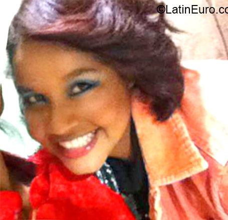 Date this exotic Dominican Republic girl Harengid from Santo Domingo DO21236