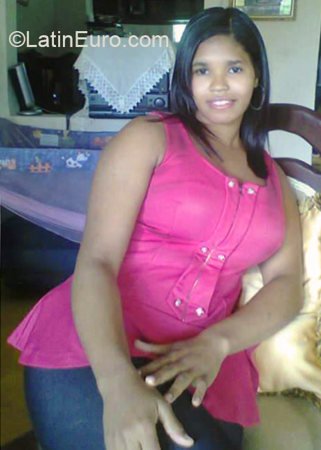 Date this exotic Dominican Republic girl Arisleidy from Santo Domingo DO21242