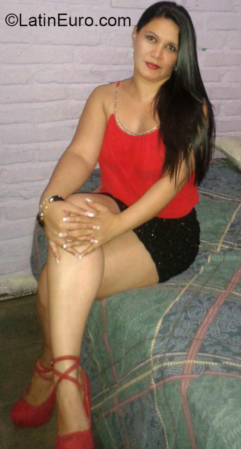 Date this cute Honduras girl Gabriela from Tegucigalpa HN1440
