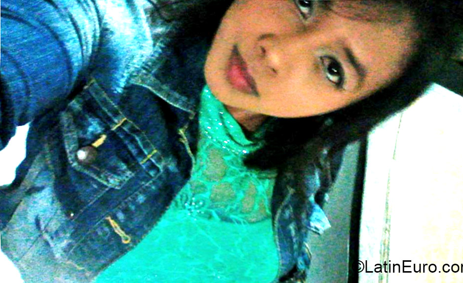 Date this sultry Colombia girl Karina from Bogota CO16915