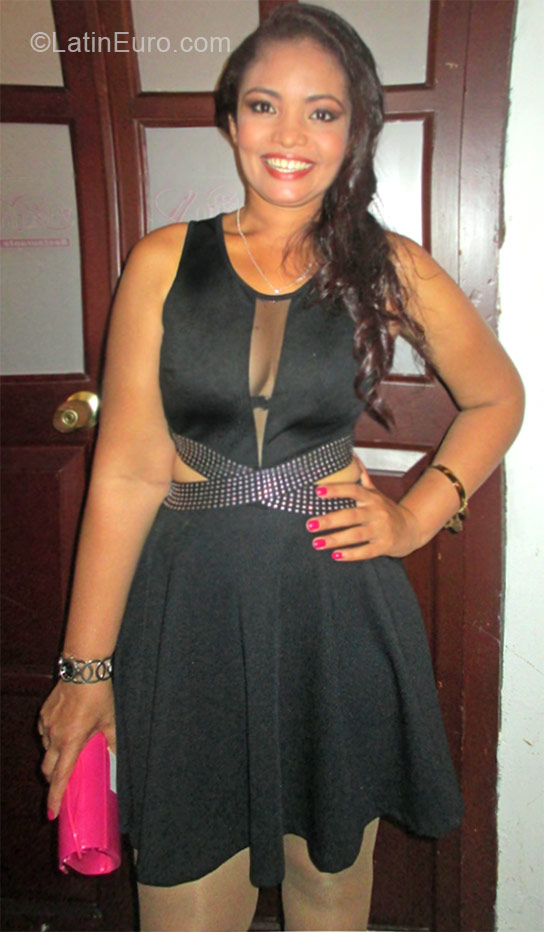 Date this sensual Colombia girl Marisela from Cartagena CO17330