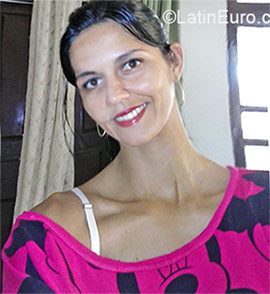 Date this georgeous Brazil girl Weronica from Aracaju BR9215