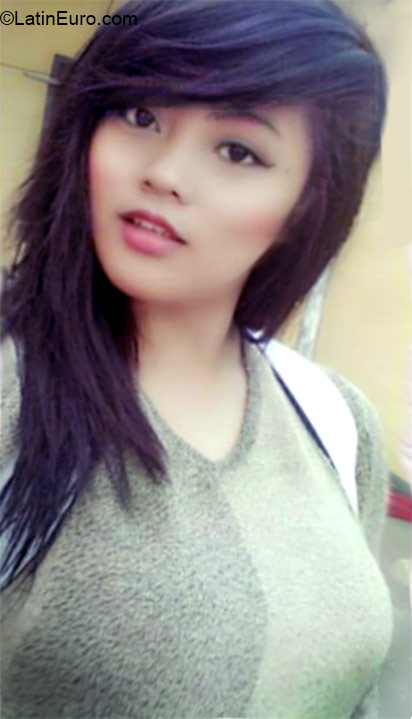 Date this funny Philippines girl Dona from Cavite PH747