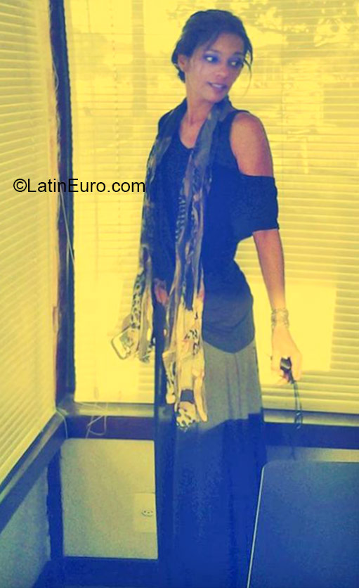 Date this gorgeous Brazil girl Kelly from Rio De Janeiro BR9222