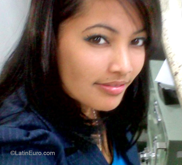 Date this sultry Dominican Republic girl Nathaly from Santo Domingo DO21354