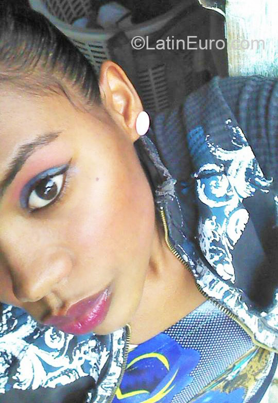 Date this georgeous Dominican Republic girl Raquel from San francisco de macoris DO21387