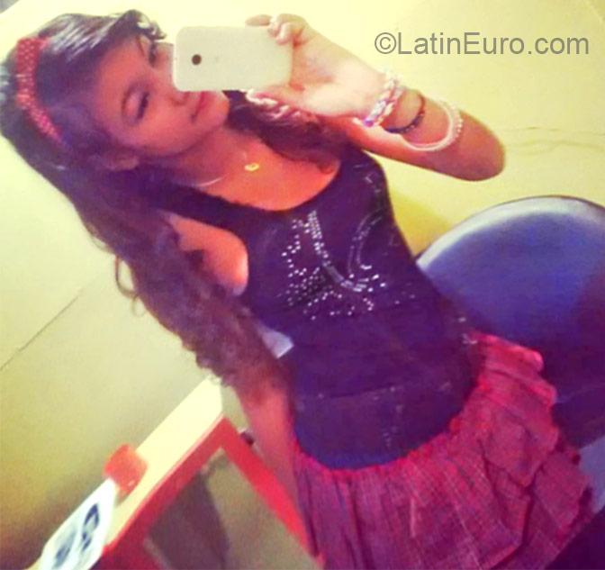 Date this young Dominican Republic girl Ana from La Romana DO21411